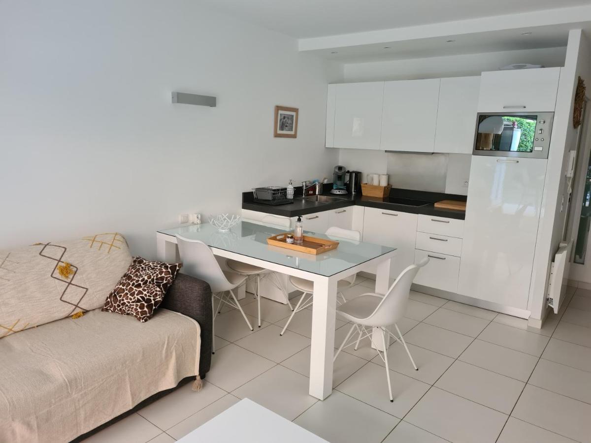 Le Lodge, T2 Classe 3 Etoiles Avec Jardin, Parking, Piscine & Mer A 2 Pas Menton Exterior photo