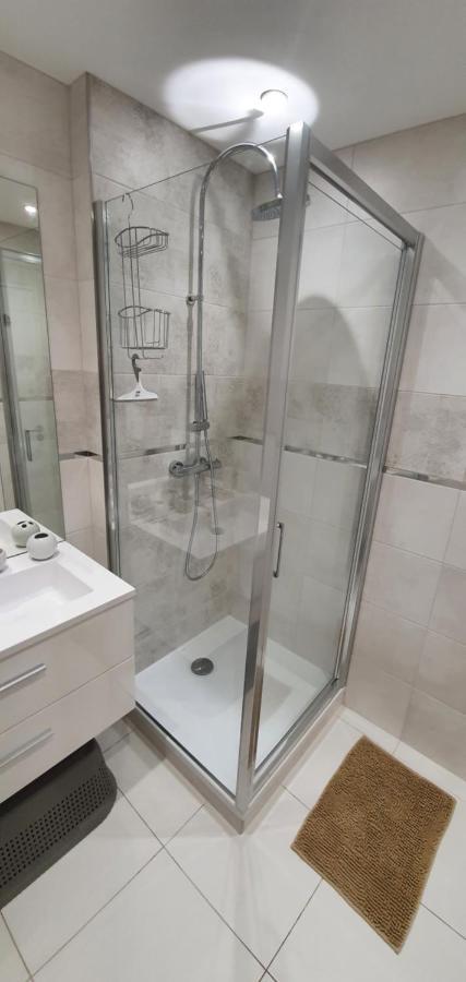 Le Lodge, T2 Classe 3 Etoiles Avec Jardin, Parking, Piscine & Mer A 2 Pas Menton Exterior photo